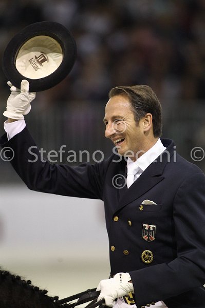 LAUGKS_MEGGLE\'S WELTTALL_MILANO_2011_SS3_9961.jpg